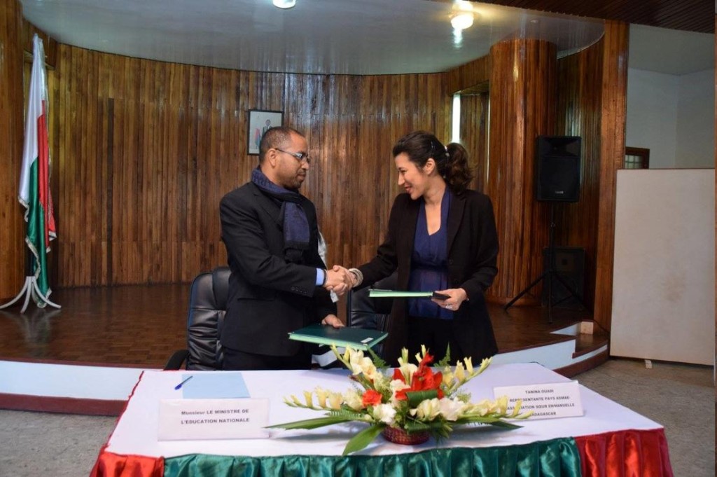  De gauche à droite, M.RABARY Andrianiaina Paul - Ministre de l'Éducation Nationale à Madagascar  et Tanina Ouadi, Représentante Pays d'Asmae.